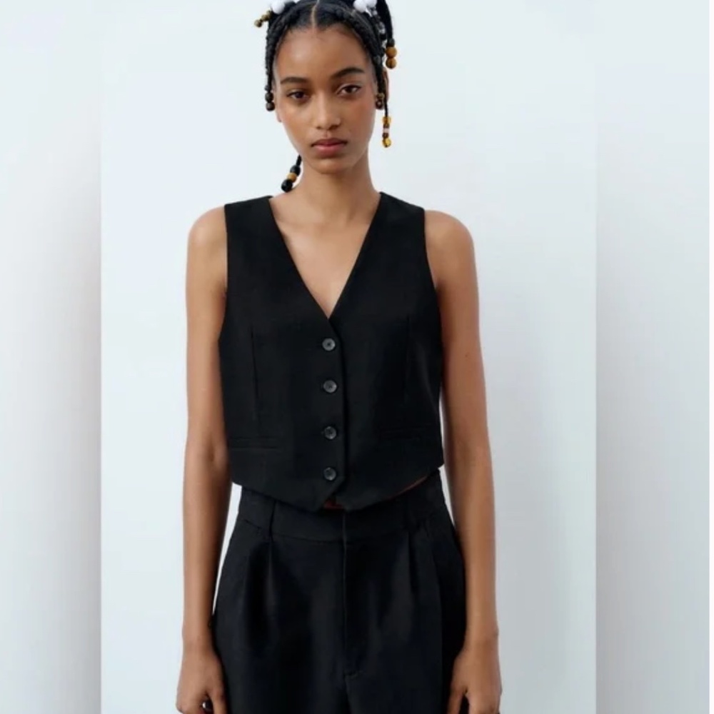 Zara Black Four Button Suiting Vest With V Neckline